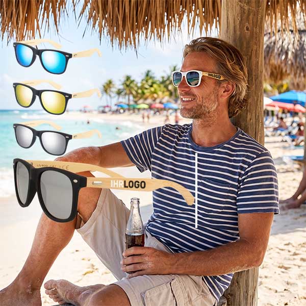 Sonnenbrillen bedrucken und selbst gestalten Beispielfoto Mann am Strand