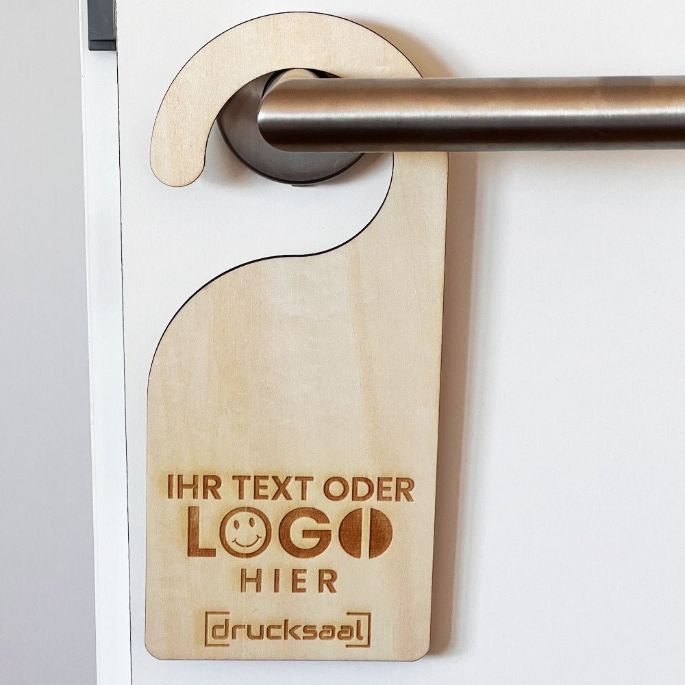 Praktischer Türanhänger aus Naturholz mit Lasergravur - Drucksaal